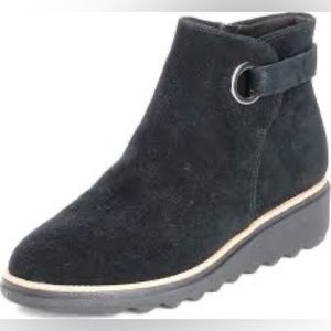 NEW!! Women’s Clarks Sharon Spring Black Suede Boot Size 5M